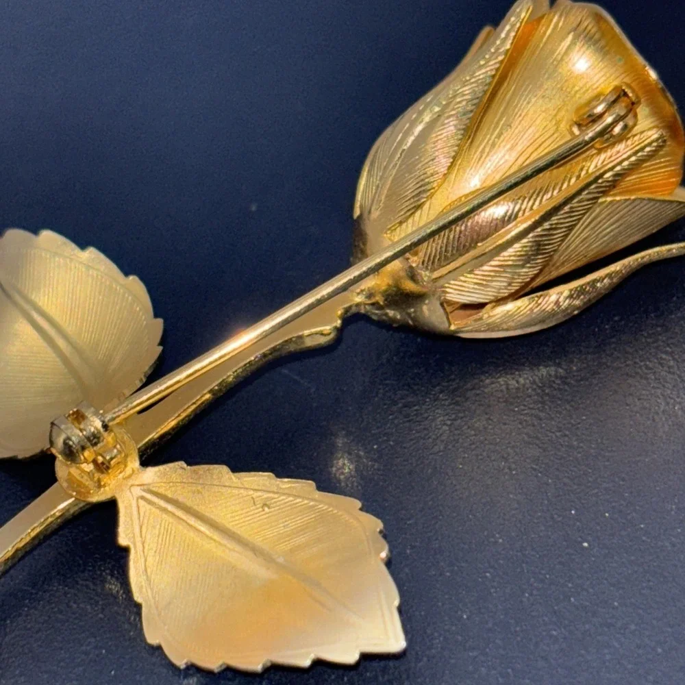2‎ Vintage Giovanni Brushed Gold Tone And Silver Tone Brooches Long Stem Rose 3